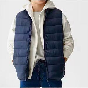 NWT- GAP Kids Navy Blue Puffer Vest Large(10)